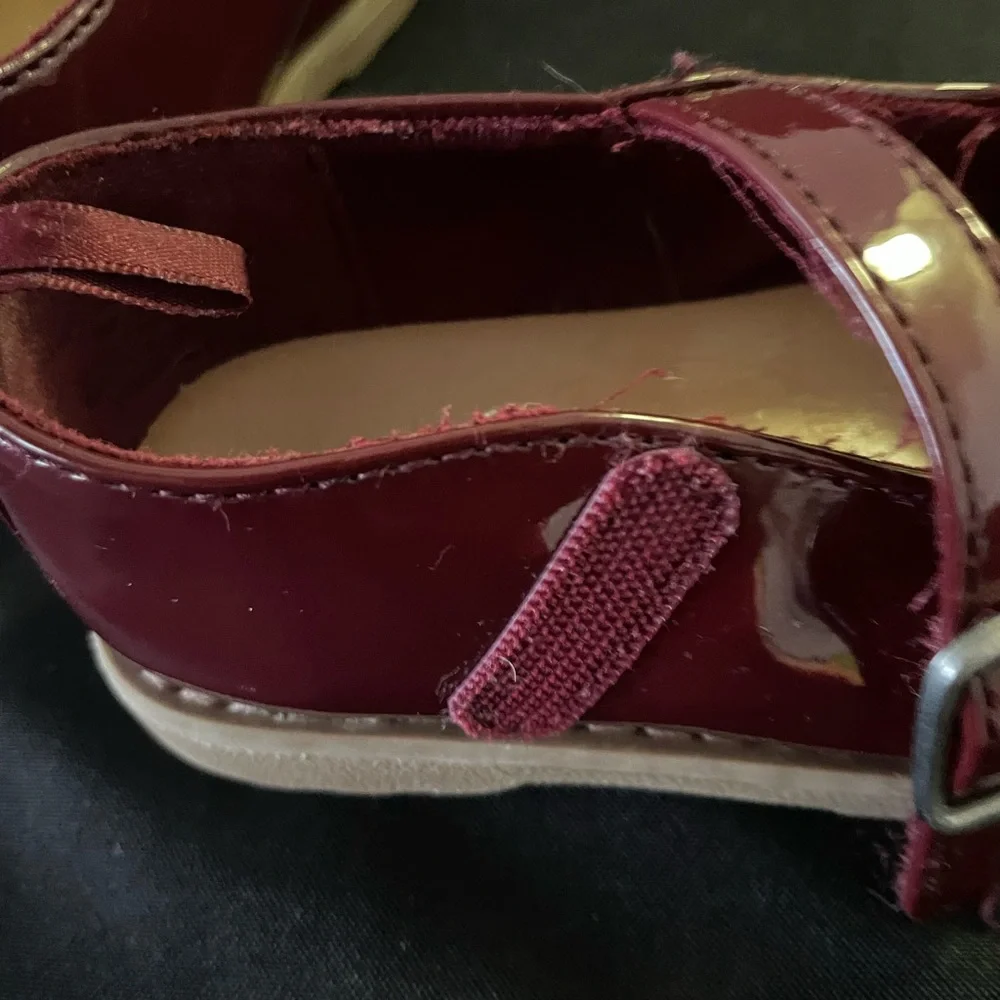 Old Navy Little Girl Patent Leather Mary Jane Burgundy Shoes Size‎ 7 Kids